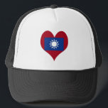 taiwanesische Flagge Truckerkappe<br><div class="desc">Taiwan Flagge Taiwanisch Die Taiwan-Flagge wurde offiziell am 28. Oktober 1928 adoptiert. Die weiße Sonne auf dem blauen Feld war die Kuomingtang Party Fahne,  und die Strahlen stellen zwei Stunden pro Tag dar. Das rote Feld repräsentiert das Han-Chinesische Volk. #Taiwanese #taiwan #republic #flag</div>