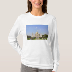 Taj Mahal, ein in Agra, Indien, gelegenes Mausoleu T-Shirt