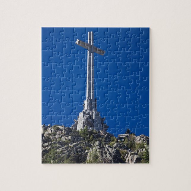 Tal der gefallenen, Denkmal (Vertikal)