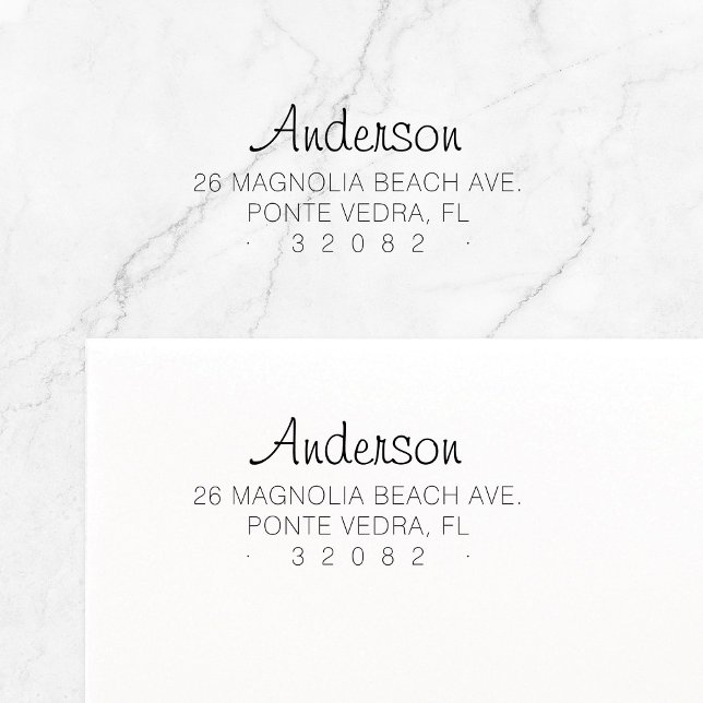 Tampon Auto-encreur Adresse de retour personnalisée simple 04. (Simple, modern script typography family name self-inking return address stamp.)