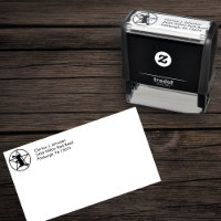 Chat noir avec étoile sur Pentagram en cercle
