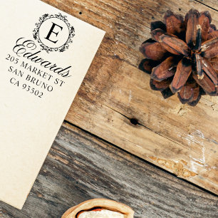 Tampon Auto-encreur Élégant Monogramme Script Nom de famille Adresse d