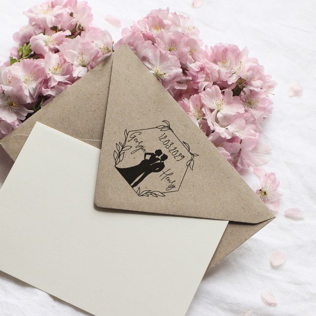 Tampons Encreurs Timbre pour mariage Hexagon avec Silhouette Couple (hexagonal grame with lleaves and couple inside with custom names and date)