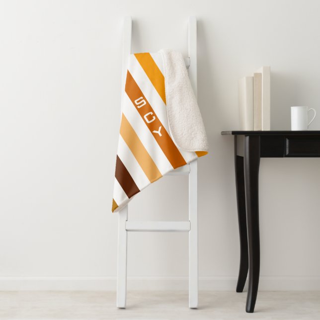 Tan Brown Orange Vertikal Stripes Monogramm Sherpadecke (Beispiel)