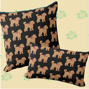 Tan Doodle Hund schwarzes Hintergrundkissen Kissen