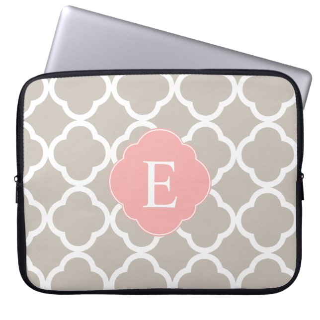 Tan Peach Pink Quatrefolie Monogram Laptopschutzhülle (Vorderseite)