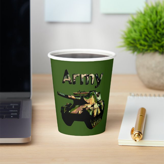 Tank der grünen Khaki-Armee, Party-Cups auf Papier Pappbecher (InSitu)