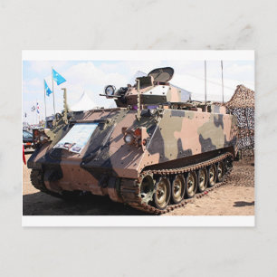 Tank Top: gepanzertes Militärfahrzeug Postkarte