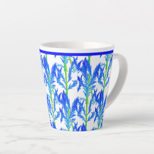 Tansy (L) sur une petite Mug en latte