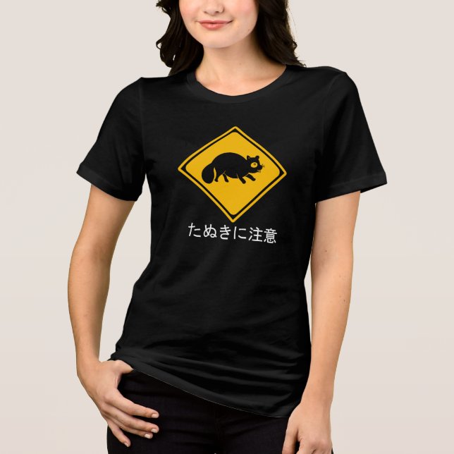 Tanuki Warnung! Raccoon Dog Crossing Sign Tri-Blend Shirt (Vorderseite)