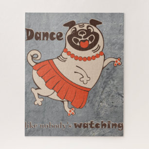 Tanz wie niemand sieht Mops Girl zu