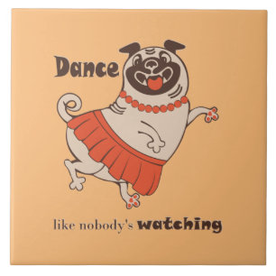 Tanz wie niemand sieht Mops Girl zu Fliese