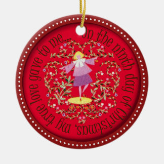 Tanzen mit neun Damen Keramikornament