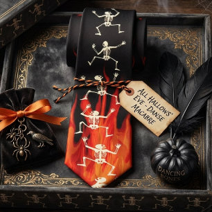 Tanzende Skelette auf Feuerflammen für Halloween Krawatte