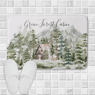 Tapis De Bain Cabane aquarelle dans la forêt de pins verts boisé