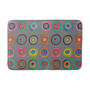Tapis De Bain Cercles colorés gris simple arc-en-ciel Scandi