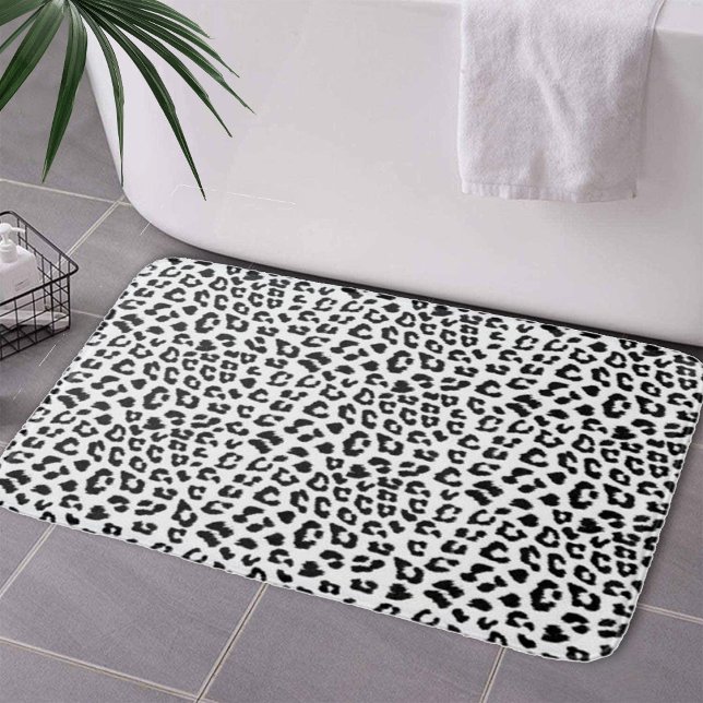 Tapis De Bain Empreinte de léopard noir et blanc (Leopard Print Black and White Bath Mat by Looly Elzayat
)