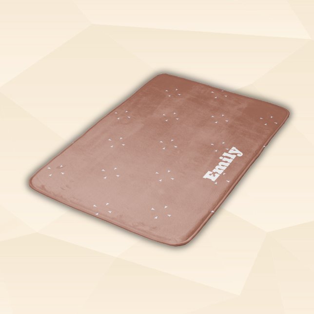 Tapis De Bain Flèche blanche monogramme sur mousse mocha arrière (Créateur téléchargé)