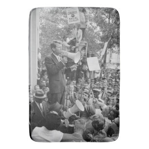 Tapis De Bain Le sénateur Robert Kennedy en campagne pour le pré