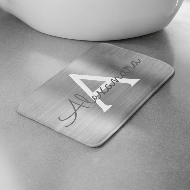 Tapis De Bain Monogramme en métal brossé argent Nom et initiale (Créateur téléchargé)