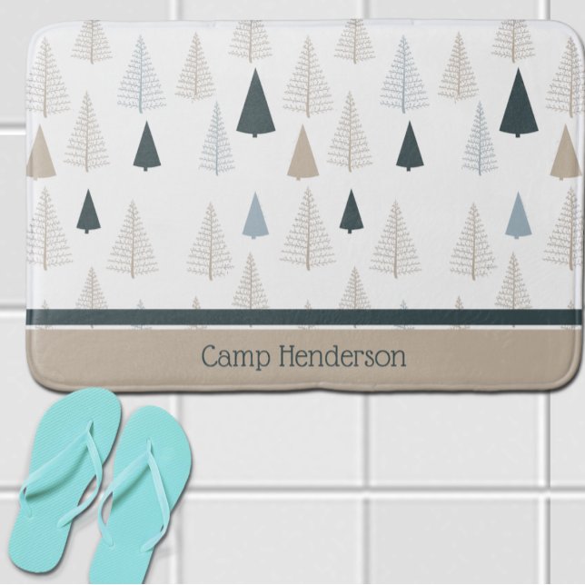 Tapis De Bain Pins primitifs sur blanc (Créateur téléchargé)