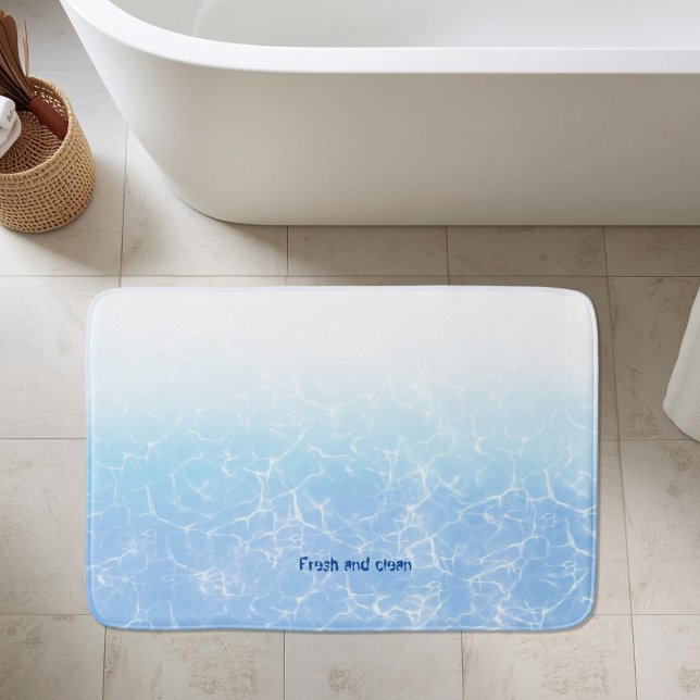 Tapis De Bain Réflexions sur l'eau texte personnalisé (Créateur téléchargé)