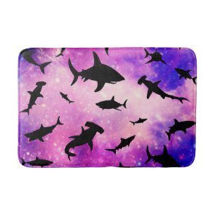 Tapis De Bain requin-poisson noir sur galaxie inclinée Espace