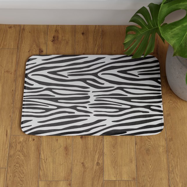 Tapis De Bain Zebra Stripes noir blanc Poster de animal Mat (Add some wild safari vibes to your bathroom floor with a sleek black and white zebra bath mat )