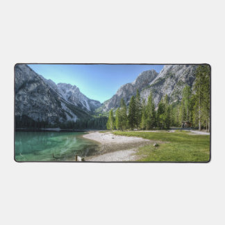 Tapis de bureau avec personne montrant Gris Mounta