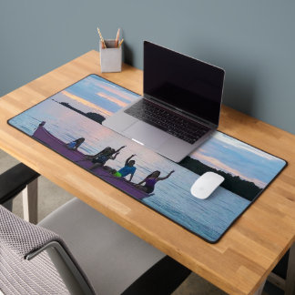 Tapis de bureau Coucher de soleil avec bateau
