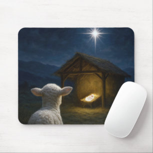 Tapis De Souris Agneau regardant le bébé Jésus dans une mangeoire