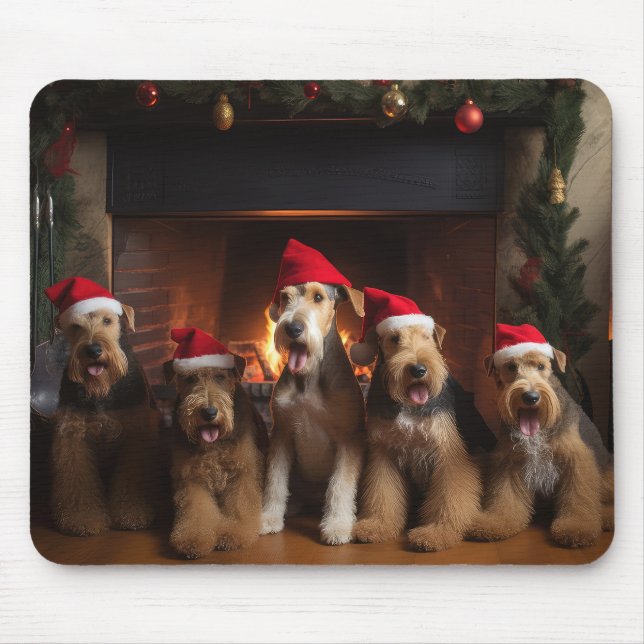 Tapis De Souris Airedale au coin du feu de Noël (Devant)