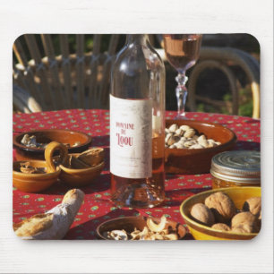 Tapis De Souris Apéritif et apéritifs préparés: pain, olives,