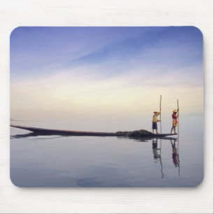 Tapis De Souris Asie, Birmanie, (Myanmar) Bateau de pêche réfléchi