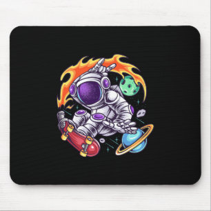 Tapis De Souris Astronaute fait du skateboard dans l'espace entre