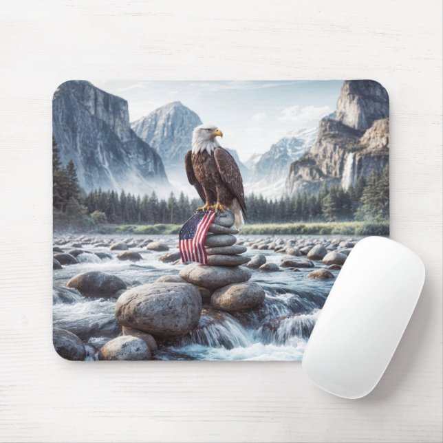 Tapis De Souris Bald Eagle et le drapeau américain au Caire (Avec souris)