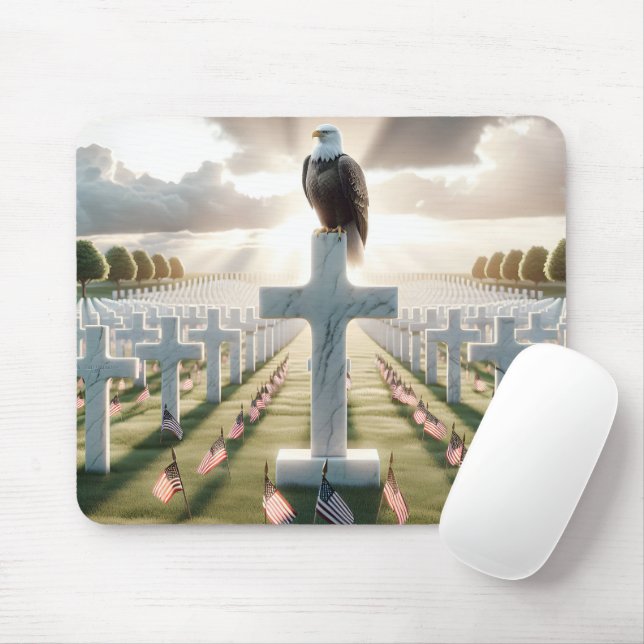 Tapis De Souris Bald Eagle Garde Un Cimetière Militaire (Avec souris)