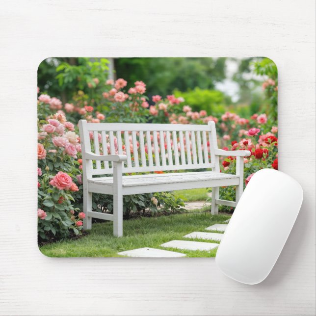 Tapis De Souris Banc blanc dans un jardin Rose d'été (Avec souris)