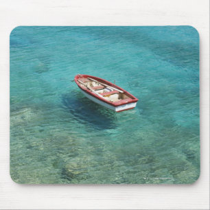 Tapis De Souris Bateau de pêche dans l'eau claire et colorée, Ma