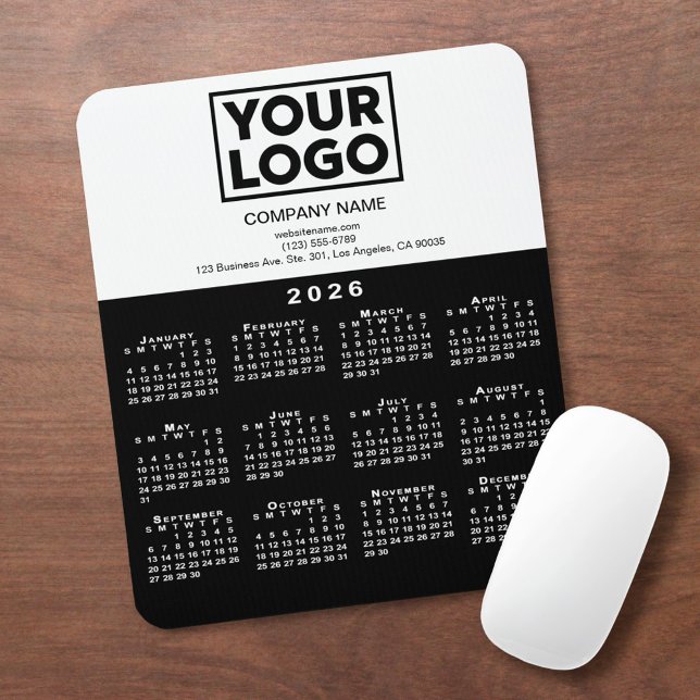 Tapis De Souris Calendrier 2026 Entreprise Logo et texte noir blan (2026 Calendar Company Logo and Text Black White Mouse Pad, in situ)
