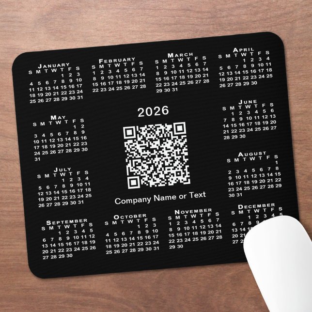 Tapis De Souris Calendrier simple 2026 Code QR d'entreprise sur fo (Simple 2026 Calendar Business QR Code on Black Mouse Pad, in situ)