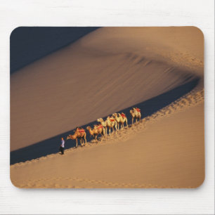Tapis De Souris Caravane de chameaux dans le désert, Dunhuang, Gan