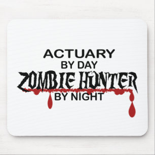 Tapis De Souris Chasseur de zombi d'actuaire par nuit