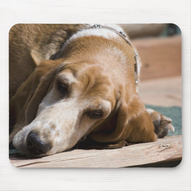 Tapis De Souris chien de basset fatigué (Devant)