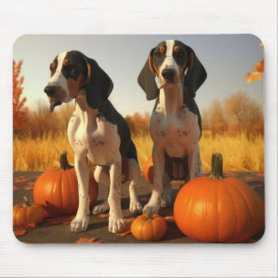 Tapis De Souris Chiots Treeing Walker Coonhound à l'automne avec c