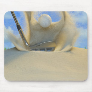 Tapis De Souris coin de sable frappant une balle de golf sur un sa