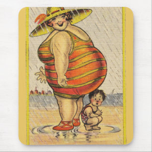 Tapis De Souris Couple d'antiquités amusantes sur la plage Oddité