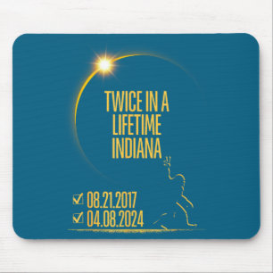 Tapis De Souris Dans une éclipse solaire totale de deux vies