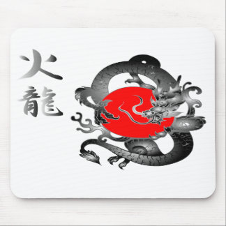 Tapis de souris de dragon du feu de drapeau du