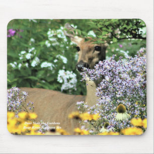 Tapis De Souris Deer Visit the Gardens à proximité
